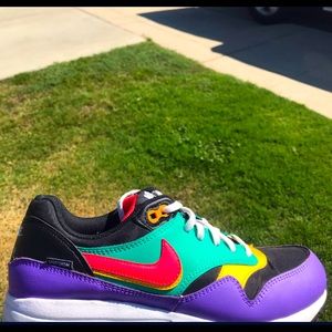 Nike airmax windbreaker